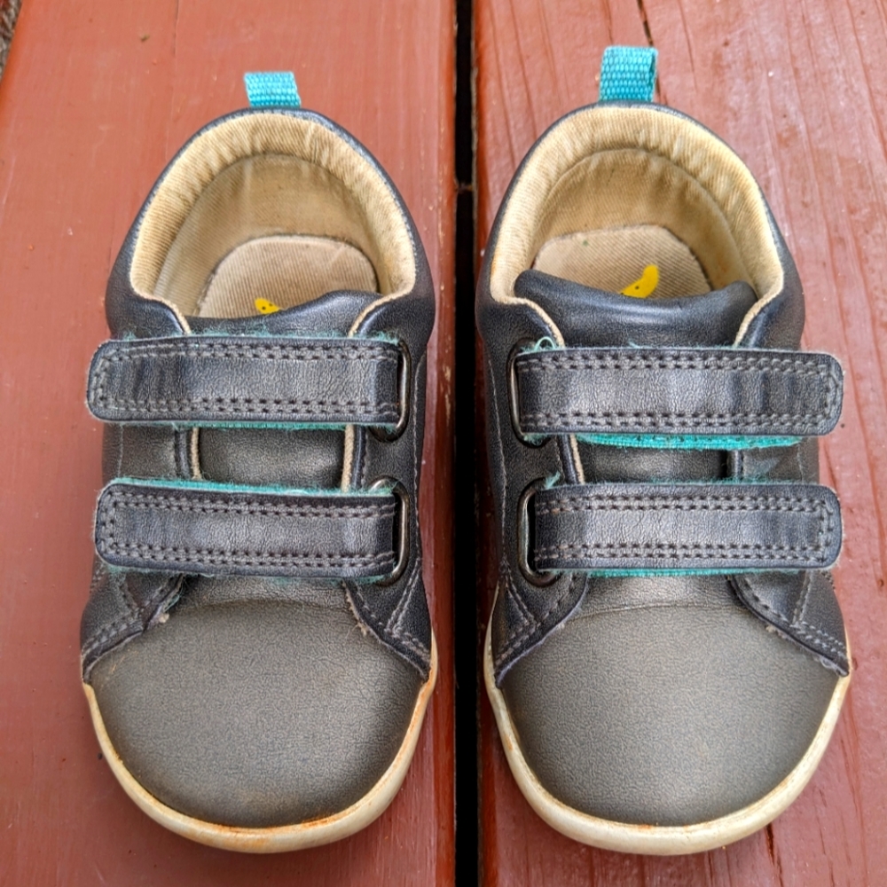 Ten Little Original Space Gray vegan leather sneakers, toddler size 7.5